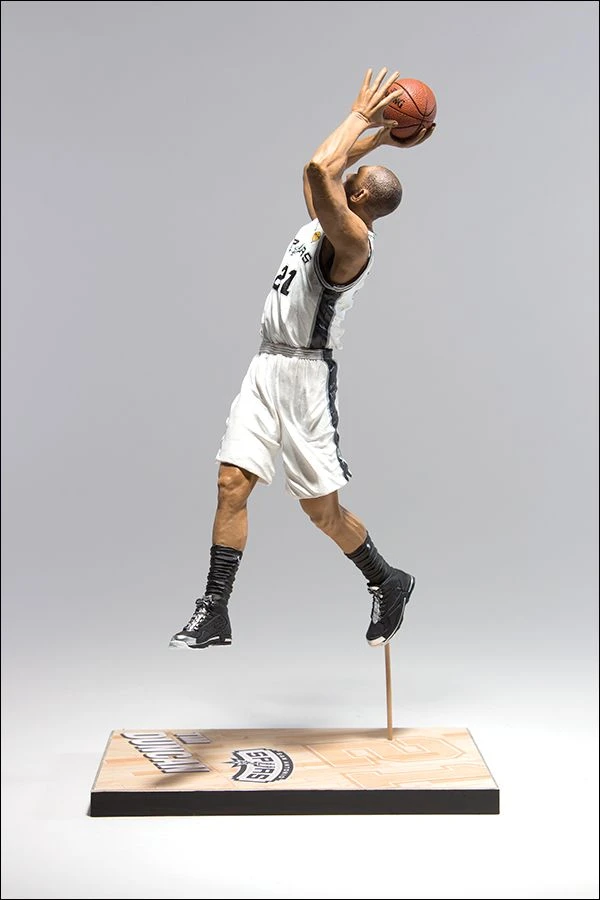 McFarlane Toys NBA Figur Serie XXVII - Tim Duncan Collectors Box 3 McFarlane Toys NBA Figur Serie XXVII - Tim Duncan Collectors Box – Bild 3