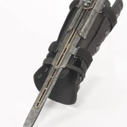McFarlane Toys Assassins Creed IV - Hidden Blade And Gauntlet
