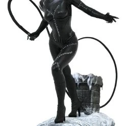 Diamond Select DC Gallery - Batman Returns Movie - Catwoman Diorama